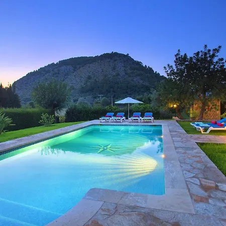 Villa Busqueroles By *